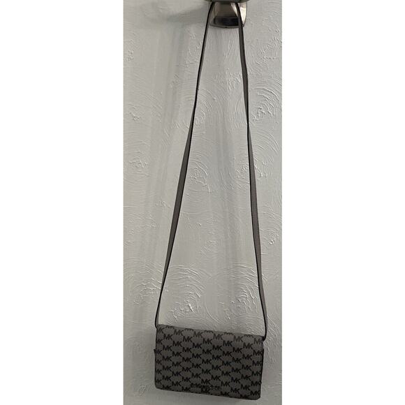 Michael Kors Jet Set Item Clutch MF Crossbody Light Gray - Picture 3 of 13